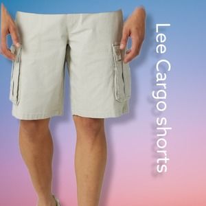 NWT- Lee Mens cargo shorts size 30 waist